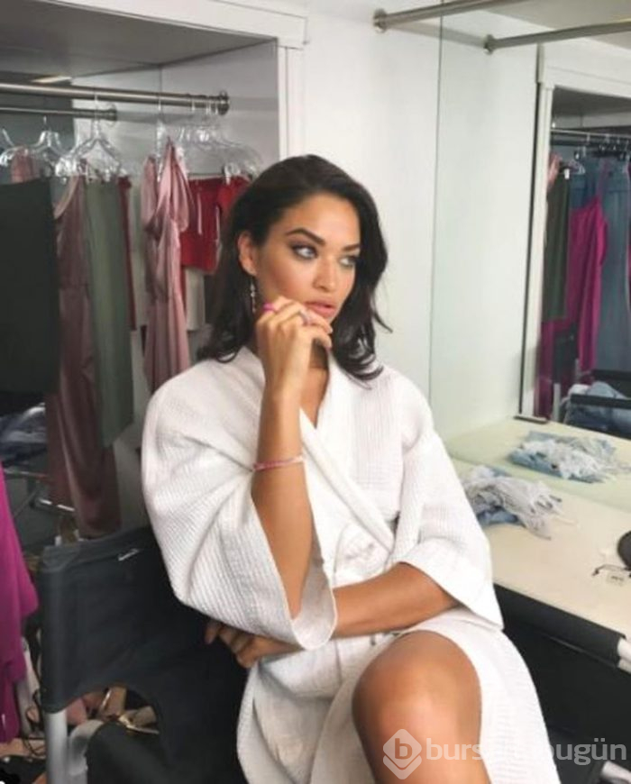 Shanina shaik'in pozları instagram'ı sallıyor

