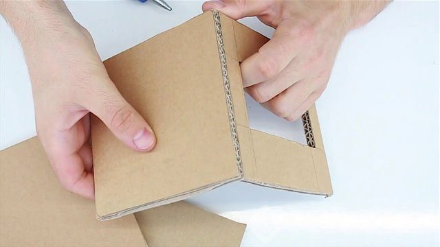 Sıcak havadan bunalanlar ev yapımı klima ile serinlemeye çalıştı
