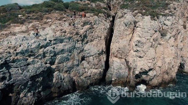 YouTube fenomeni Orkun Işıtmak 20 metre yükseklikten denize atladı