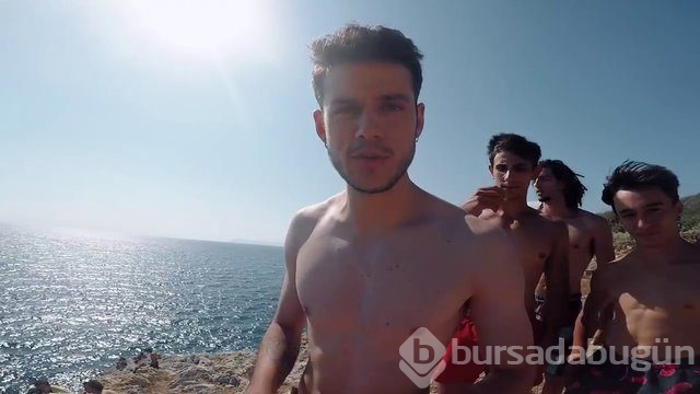 YouTube fenomeni Orkun Işıtmak 20 metre yükseklikten denize atladı