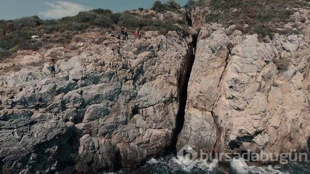 YouTube fenomeni Orkun Işıtmak 20 metre yükseklikten denize atladı