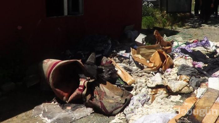 Şarjdaki cep telefonu bomba gibi patladı
