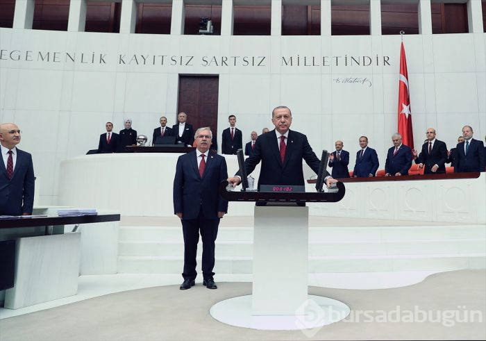 Cumhurbaşkanı Erdoğan, Meclis'te yemin etti