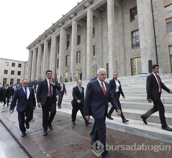 Binali Yıldırım'ın makam aracının plakası değiştirildi
