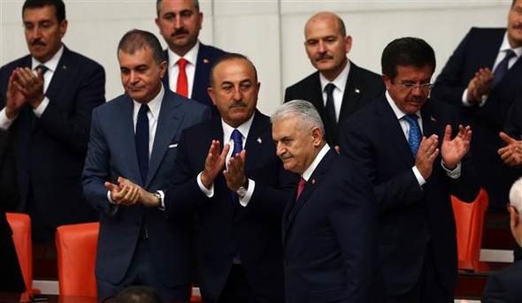 Binali Yıldırım'ın makam aracının plakası değiştirildi
