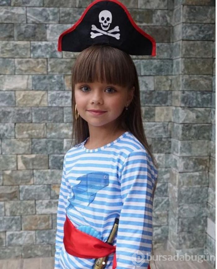 Rus kız dünyanın en 'güzeli' seçilmişti! Türkiye &acirc;şığı çıktı...
