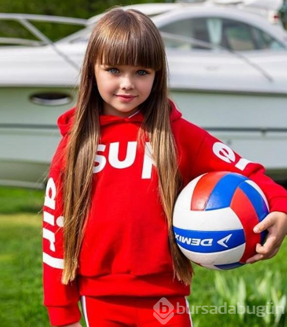 Rus kız dünyanın en 'güzeli' seçilmişti! Türkiye &acirc;şığı çıktı...
