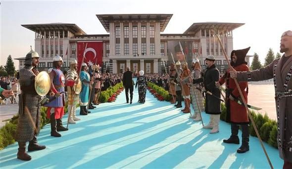 Siyaset, sanat, iş ve spor dünyasının önemli isimleri Külliye'deki törendeydi
