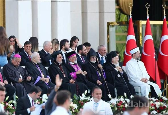 Siyaset, sanat, iş ve spor dünyasının önemli isimleri Külliye'deki törendeydi
