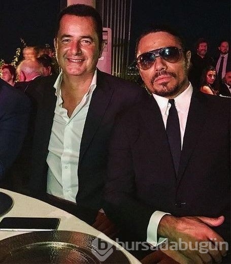 Nusret bu kez J Balvin ile tuzladı (Müdavimi olan ünlü isimler)