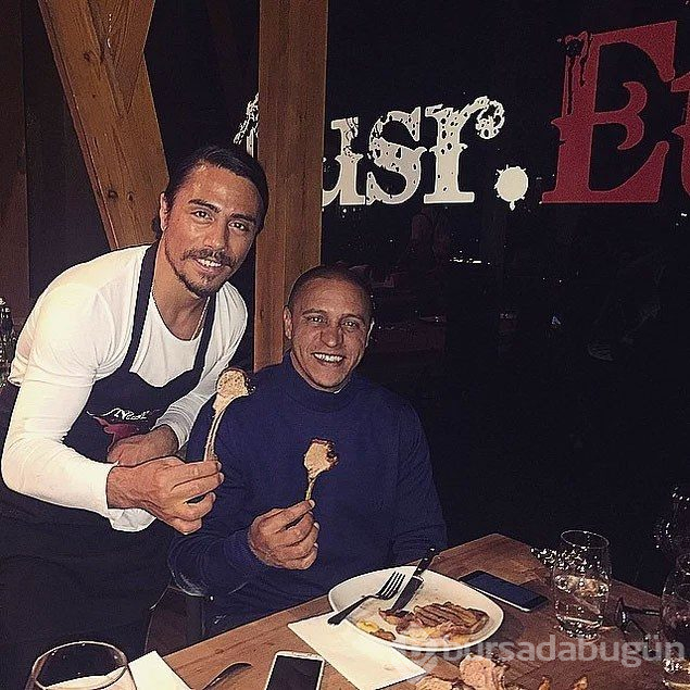 Nusret bu kez J Balvin ile tuzladı (Müdavimi olan ünlü isimler)