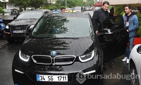Ünlüler ve otomobilleri