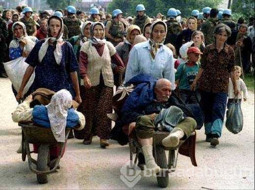 Korkunç fotoğraflarla 'Srebrenitsa katliamı'
