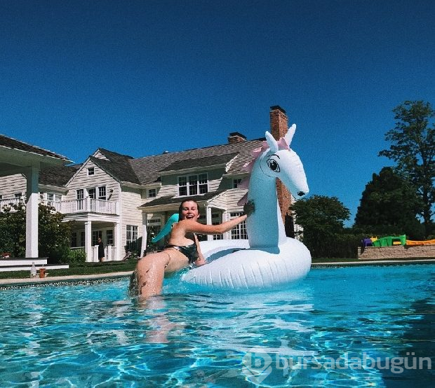 Ireland Baldwin'den cesur dövme pozu!
