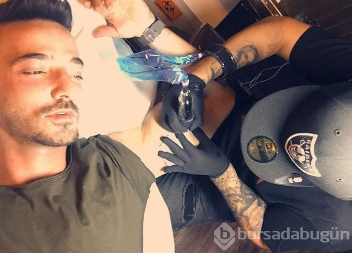 Volkan Demirel'in sırtındaki dövmede ne yazıyor? (Ünlülerin dövmeleri ve anlamları)