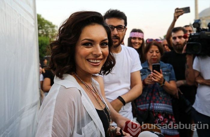 Ünlü isimler Shakira konserinde