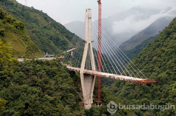 Kolombiya'da 9 işçinin öldüğü köprü yıkıldı