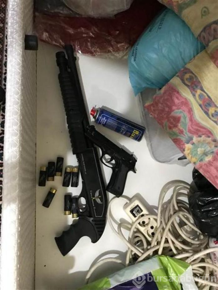 Ankara'da uyuşturucu satıcılarına operasyon
