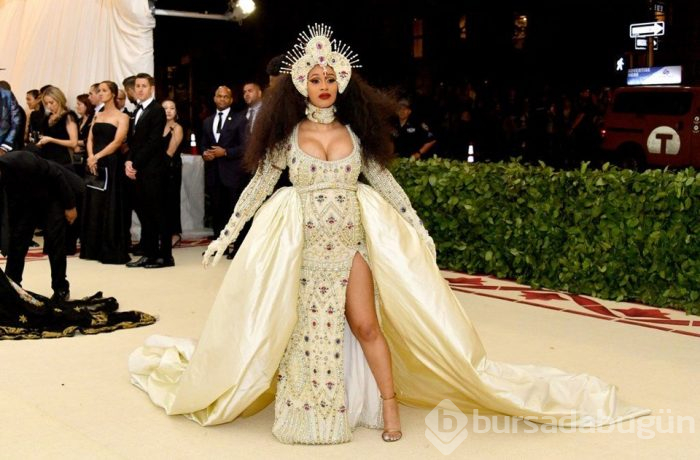 Ünlü rapçi Cardi B anne oldu