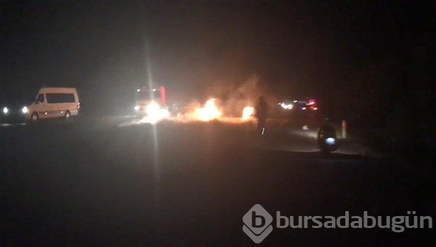 Bursa'da çarpışan iki motosiklet alev aldı: 3 ölü, 1 yaralı
