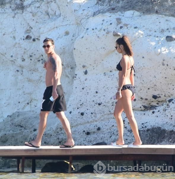 Mesut Özil ile Amine Gülşe tatilde