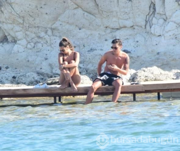 Mesut Özil ile Amine Gülşe tatilde