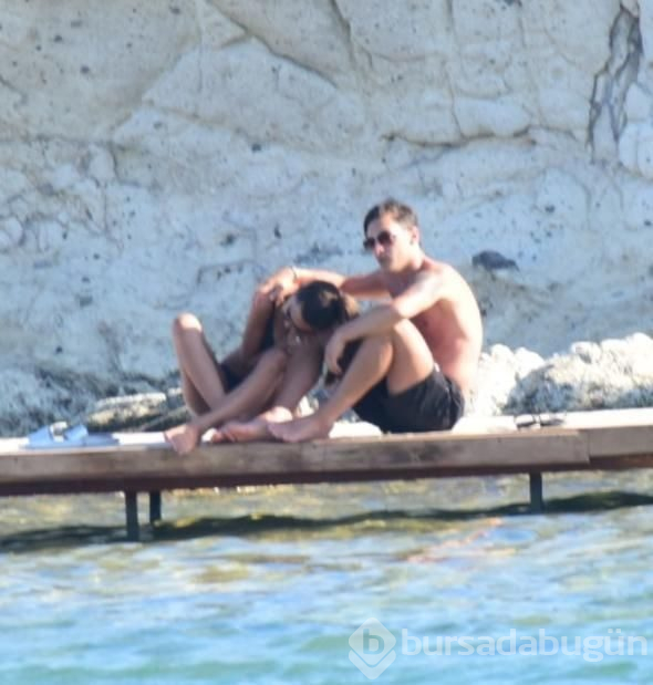 Mesut Özil ile Amine Gülşe tatilde