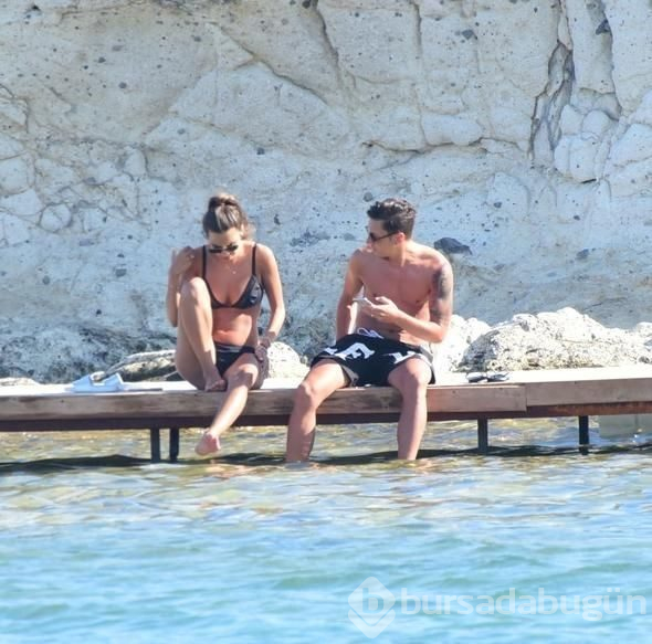 Mesut Özil ile Amine Gülşe tatilde