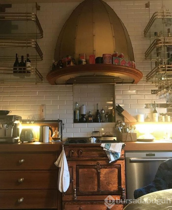 Tuba Büyüküstün'ün yeni evi (Ünlüler ve oturdukları semtler)