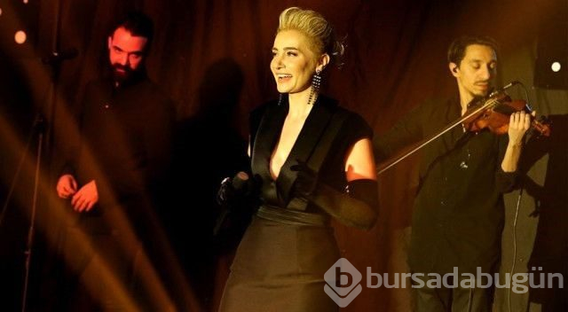 Tuba Büyüküstün'ün yeni evi (Ünlüler ve oturdukları semtler)