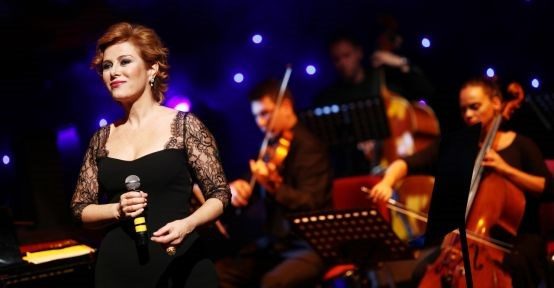 Tuba Büyüküstün'ün yeni evi (Ünlüler ve oturdukları semtler)