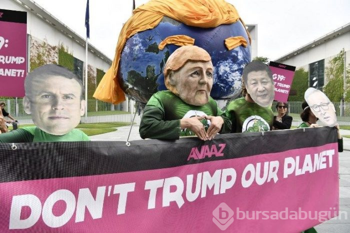 Trump'ın İngiltere ziyareti protestolarla başladı