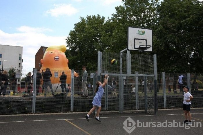 Trump'ın İngiltere ziyareti protestolarla başladı