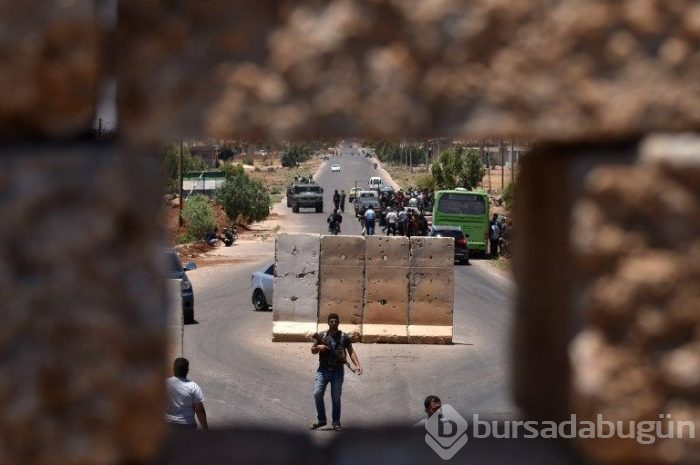 Suriye'de "isyanın başkenti" Dera'ya Esad bayrağı çekildi