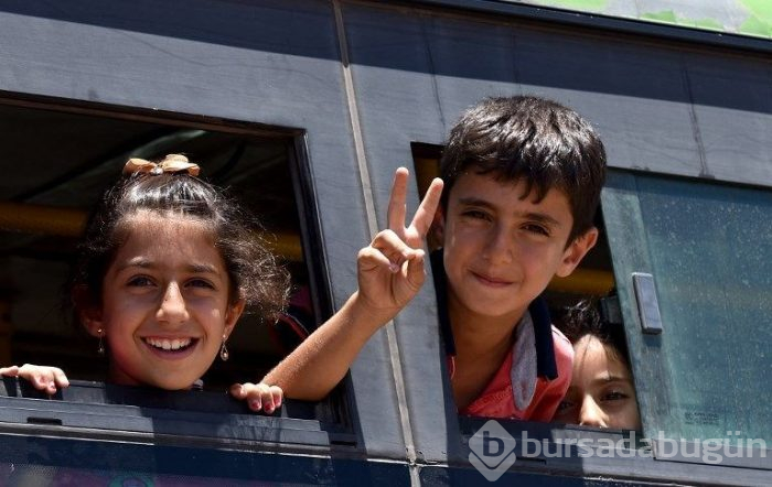 Suriye'de "isyanın başkenti" Dera'ya Esad bayrağı çekildi