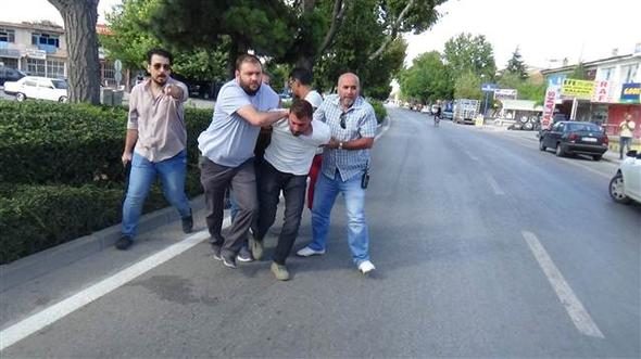 İki grup arasındaki kavgayı çevik kuvvet ayırdı
