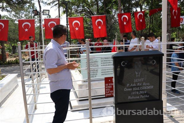 Şehit Halisdemir'in kabrine ziyaretçi akını
