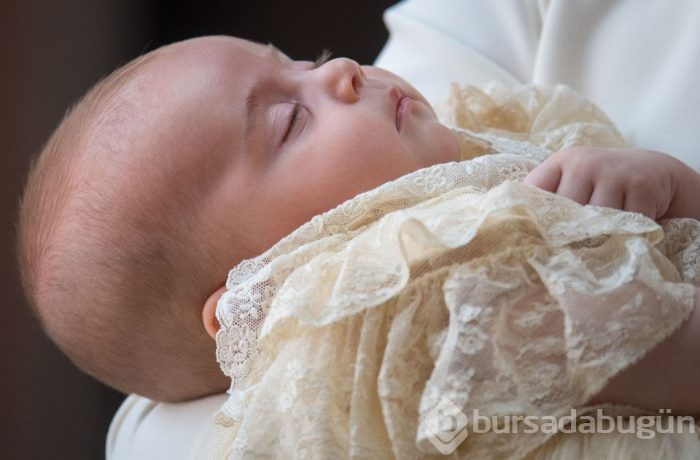 Prens Louis'in vaftiz töreninden aile fotoğrafları yayınlandı