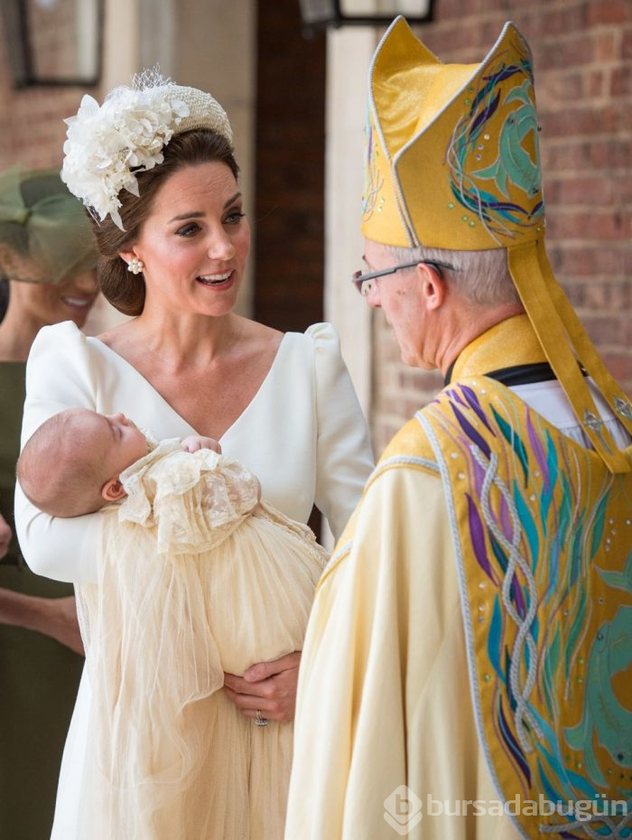 Prens Louis'in vaftiz töreninden aile fotoğrafları yayınlandı