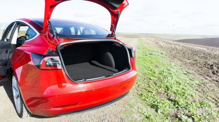 Takla atan Tesla Model 3 bu hale geldi (Yeni Tesla Model 3'ün özellikleri)