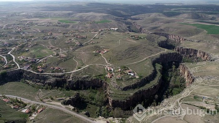 Kapadokya'da bir kartpostal güzelliğindeki Ihlara Vadisi'ne ziyaretçi akını