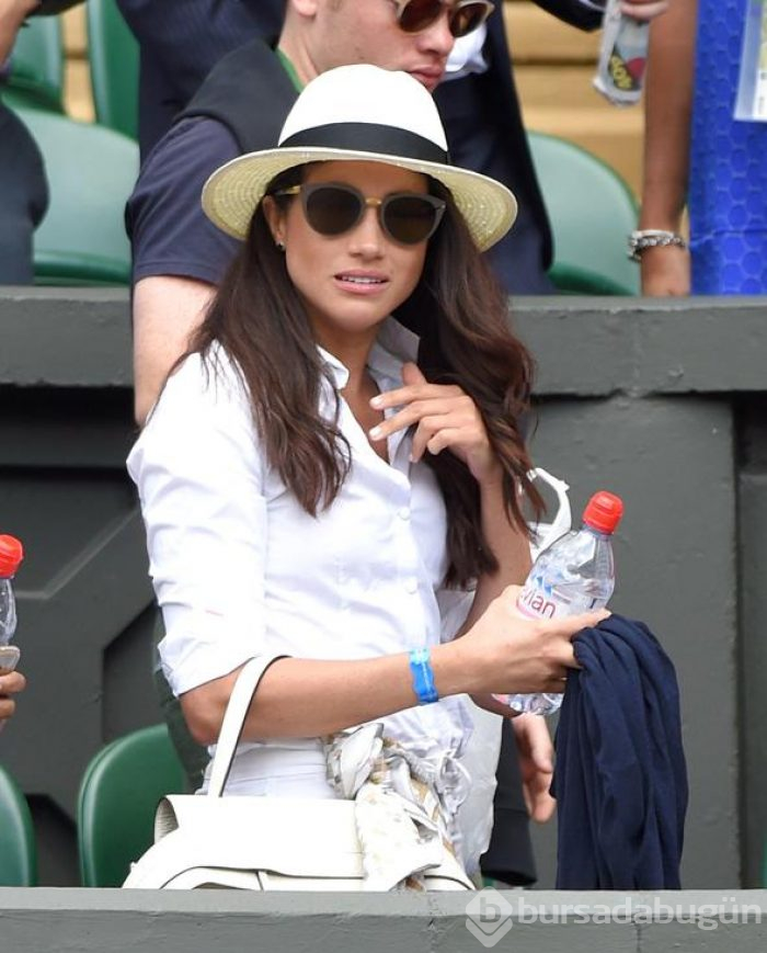 Suratı böyle asıldı! Meghan bunun için azar yemiş!