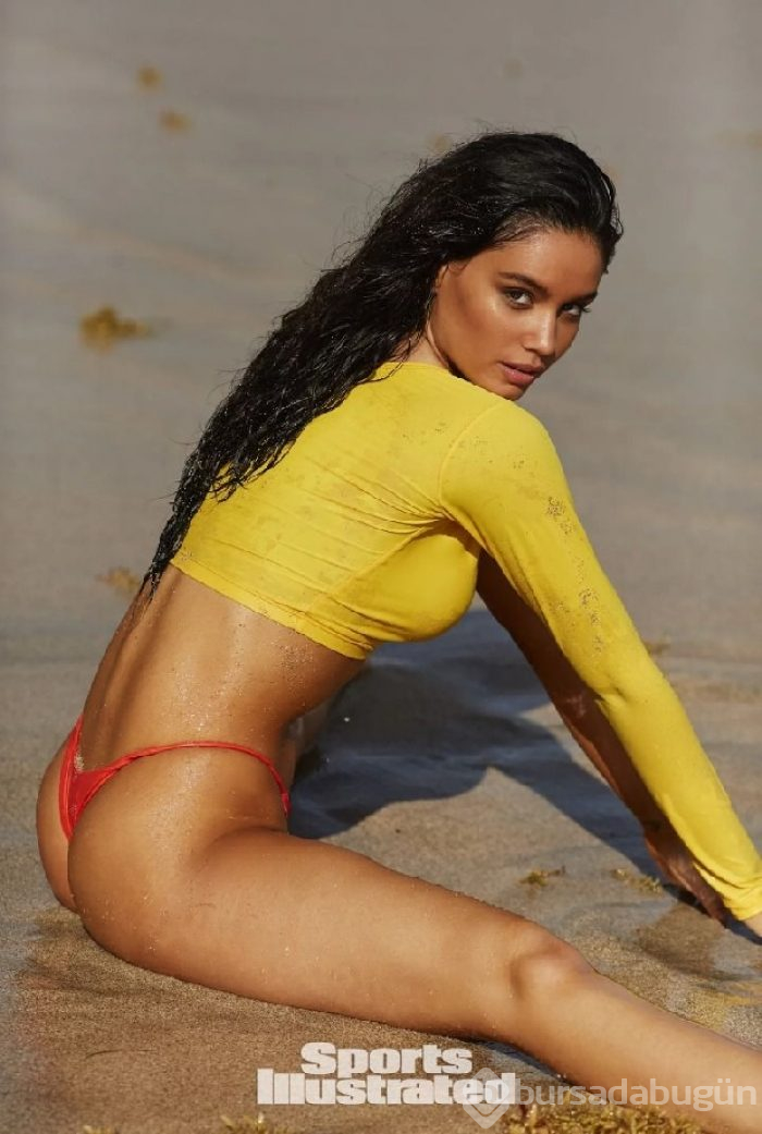 Anne De Paula Sports Illustrated'a soyundu!
