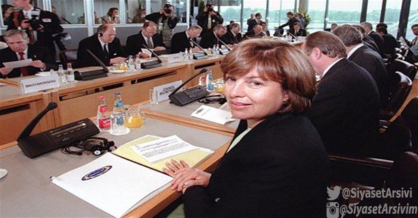 Siyasilerin görmediğiniz arşiv fotoğrafları
