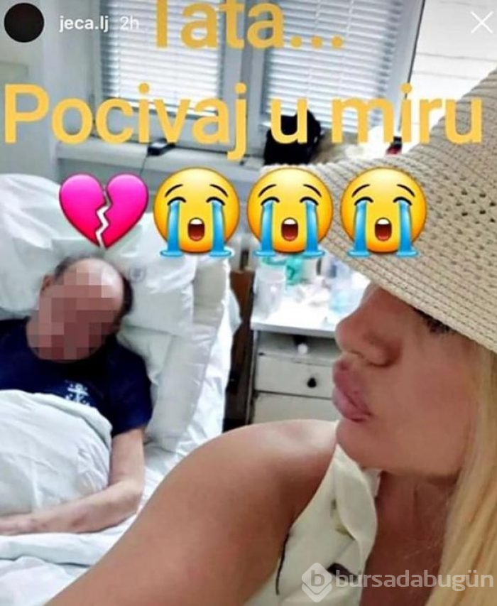 Ölen babasıyla fotoğraf koyan fenomene büyük tepki!
