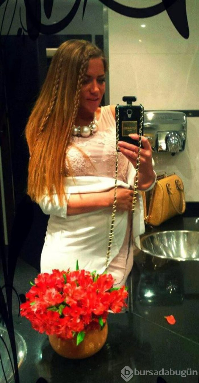 Ölen babasıyla fotoğraf koyan fenomene büyük tepki!
