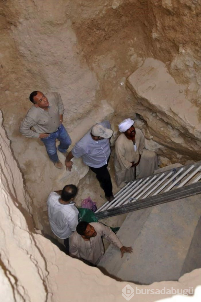 Büyük İskender'e ait olduğu düşünülen 2500 yıllık lahit açıldı