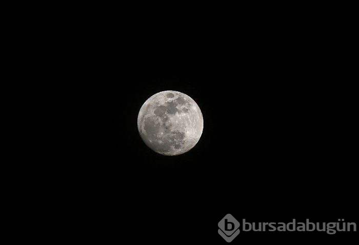 21'inci yüzyılın en uzun 'Kanlı Ay Tutulması' en güzel kareleri.