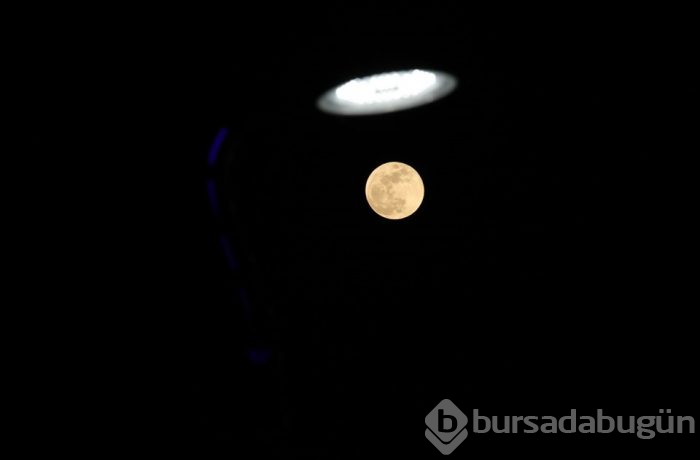 21'inci yüzyılın en uzun 'Kanlı Ay Tutulması' en güzel kareleri.