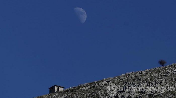 21'inci yüzyılın en uzun 'Kanlı Ay Tutulması' en güzel kareleri.